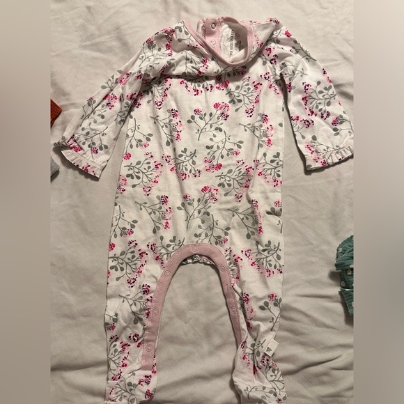 Baby Girl Fall and Winter Bundle Size 3-6 months - Picture 5 of 8